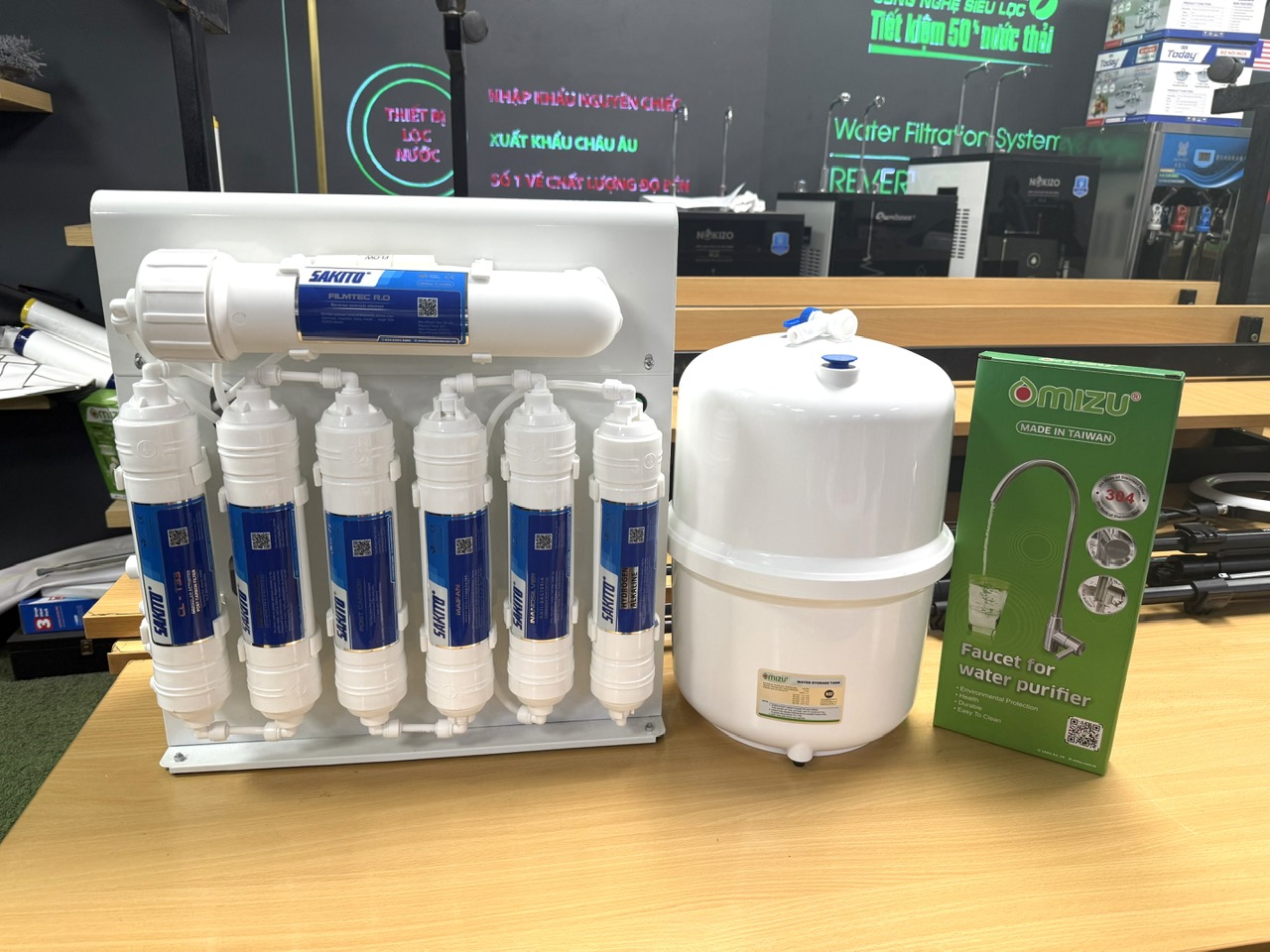 Máy lọc nước SAKITO cao cấp Model V25- GÁ QUỲ NEW ̣(Gá Computer)
